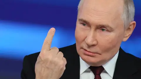 El presidente Putin, durante su rueda de prensa anual El presidente Putin, durante su rueda de prensa anual/ EFE/EPA/YURI KOCHETKOV