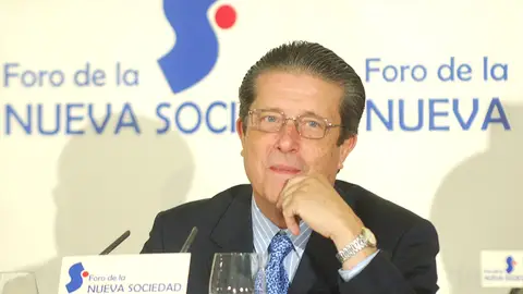 Fotografía de archivo de Federico Mayor Zaragoza. Fotografía de archivo de Federico Mayor Zaragoza.