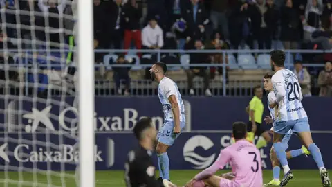 El Málaga celebra el segundo gol ante el Eldense. El Málaga celebra el segundo gol ante el Eldense.