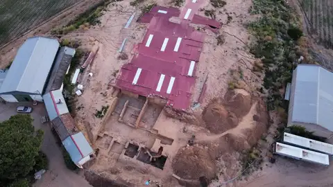 La Junta adquiere los terrenos circundantes al yacimiento arqueológico de Casas del Turuñuelo para ampliar su protección La Junta adquiere los terrenos circundantes al yacimiento arqueológico de Casas del Turuñuelo para ampliar su protección