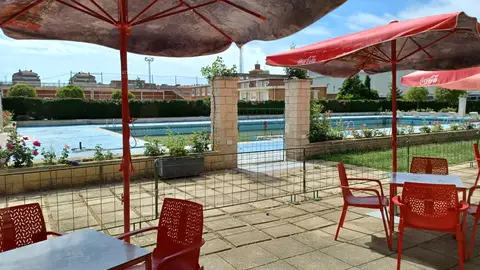 La piscina del Campo de la Juventud se reparará con una inversión de la Junta de 356.000 euros .