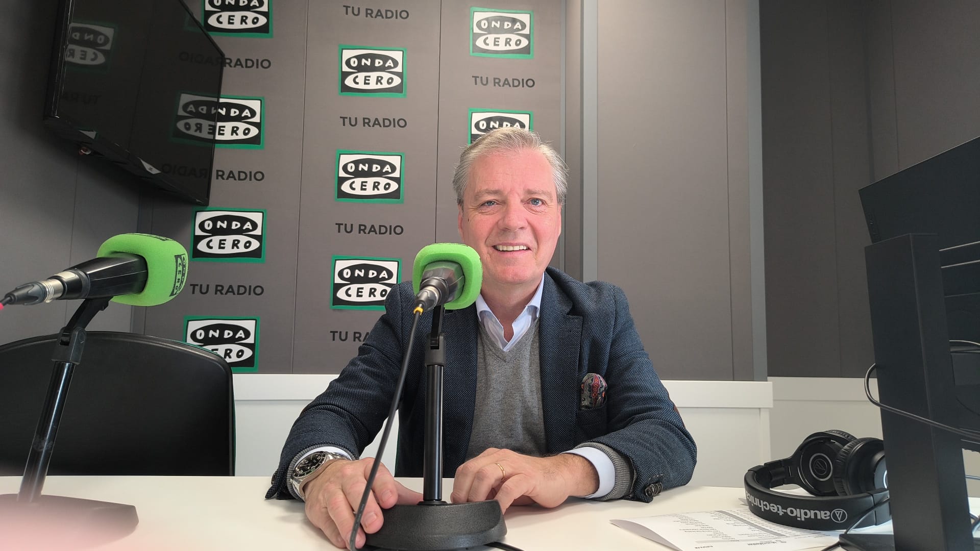 Bajo: "Hay un poquito de histeria con el precio del aceite" Bajo: "Hay un poquito de histeria con el precio del aceite"