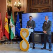 El consejero de industria de la Junta, Jorge Paradela junto al alcalde de Sevilla, José Luis Sanz en la rueda de prensa de esta mañana