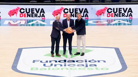 El presidente de la Fundación Cueva de Nerja presenta el partido dedicado del Unicaja Baloncesto este 28 de diciembre El presidente de la Fundación Cueva de Nerja presenta el partido dedicado del Unicaja Baloncesto este 28 de diciembre