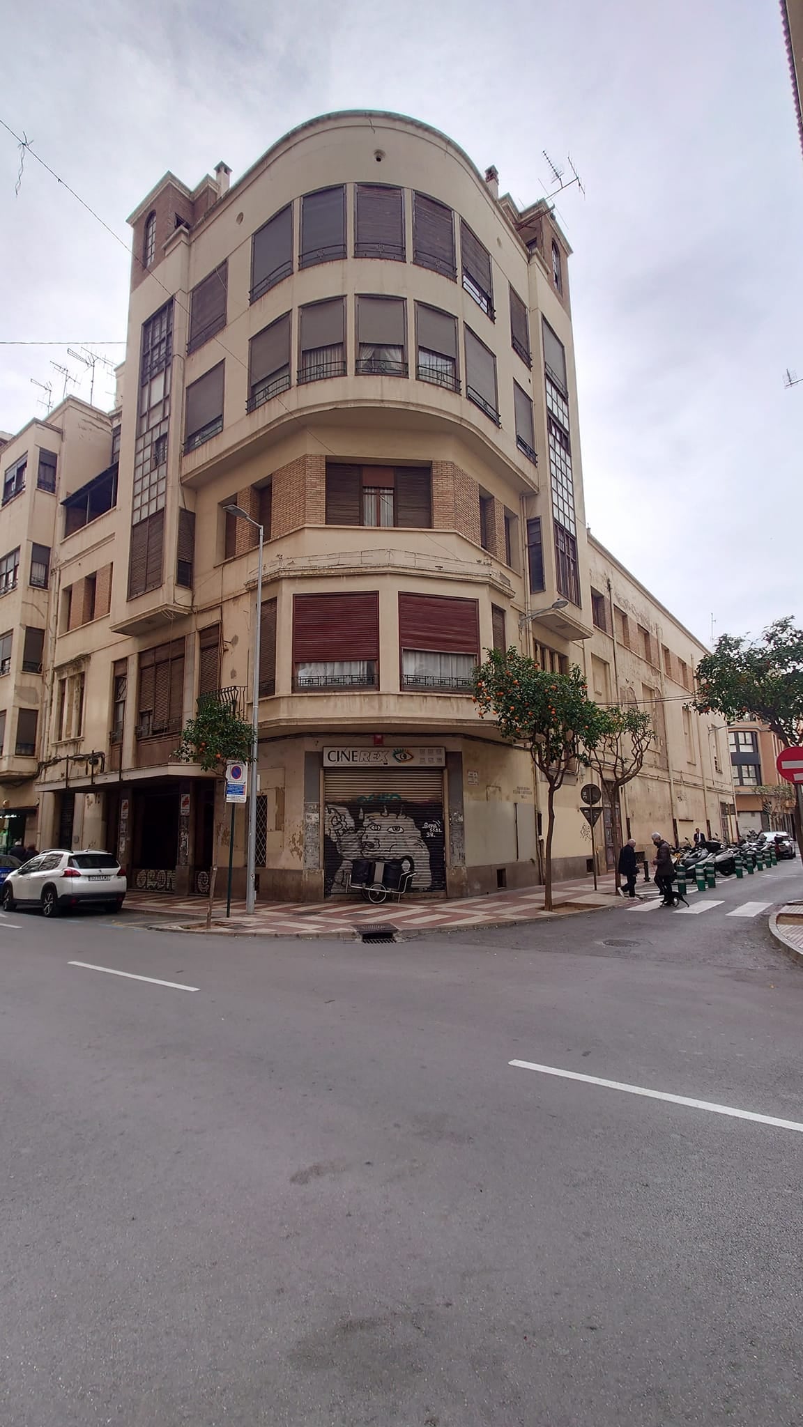 Carrasco anuncia la compra del edificio del Cine Rex para covertirlo en "un centro de referencia cultural para Castelló" Carrasco anuncia la compra del edificio del Cine Rex para covertirlo en "un centro de referencia cultural para Castelló"