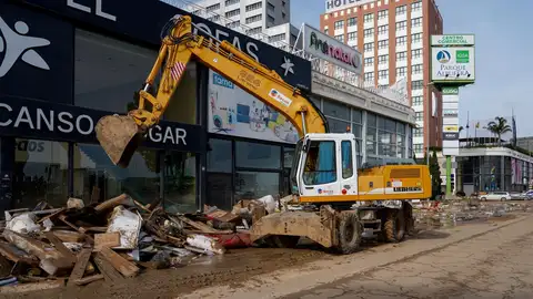 La CEV prevé que los efectos de la DANA contraigan la actividad del cuarto trimestre en un 1,6% La CEV prevé que los efectos de la DANA contraigan la actividad del cuarto trimestre en un 1,6%