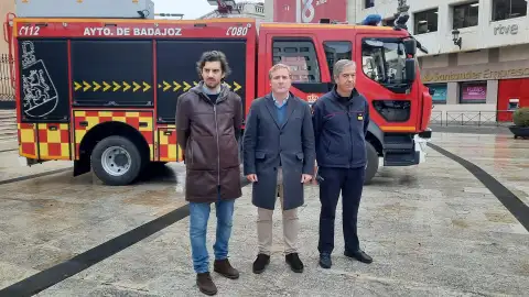 El Servicio Municipal de Bomberos de Badajoz incorpora una autobomba urbana pesada con una inversión de 400.000 euros