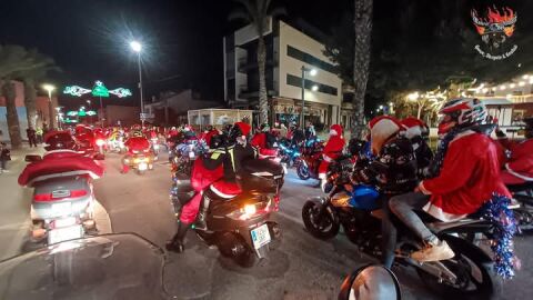 Vuelva la caravana de la Moto Papanoelada solidaria a las carreteras de la Vega Baja