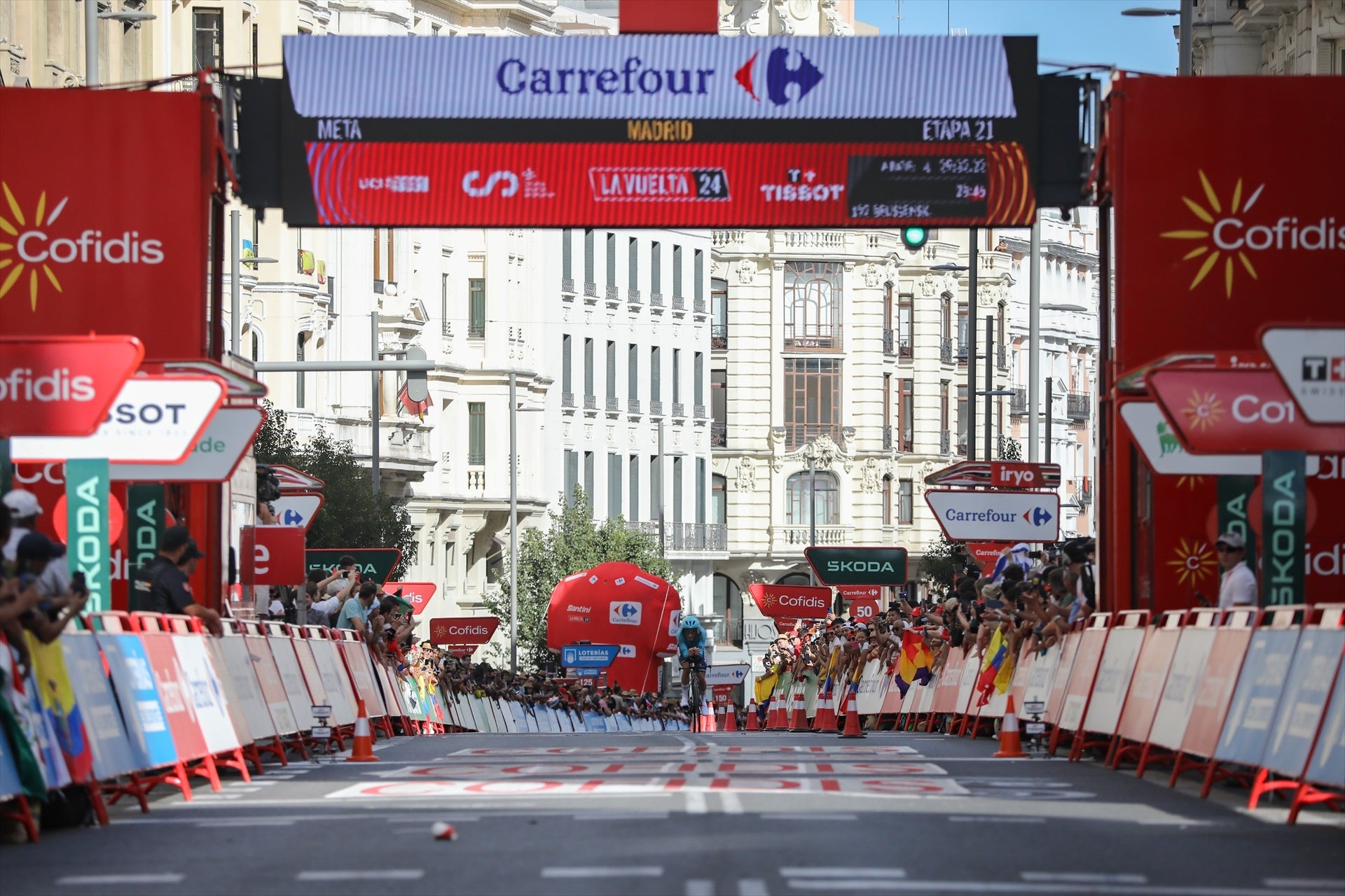 Cantabria acogerá una etapa de La Vuelta y la salida hacia el L'Angliru Cantabria acogerá una etapa de La Vuelta y la salida hacia el L'Angliru