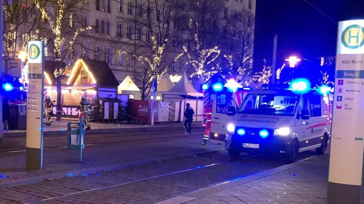 Al menos dos muertos y decenas de heridos tras un atropello masivo en un mercado navideño de Alemania Al menos dos muertos y decenas de heridos tras un atropello masivo en un mercado navideño de Alemania
