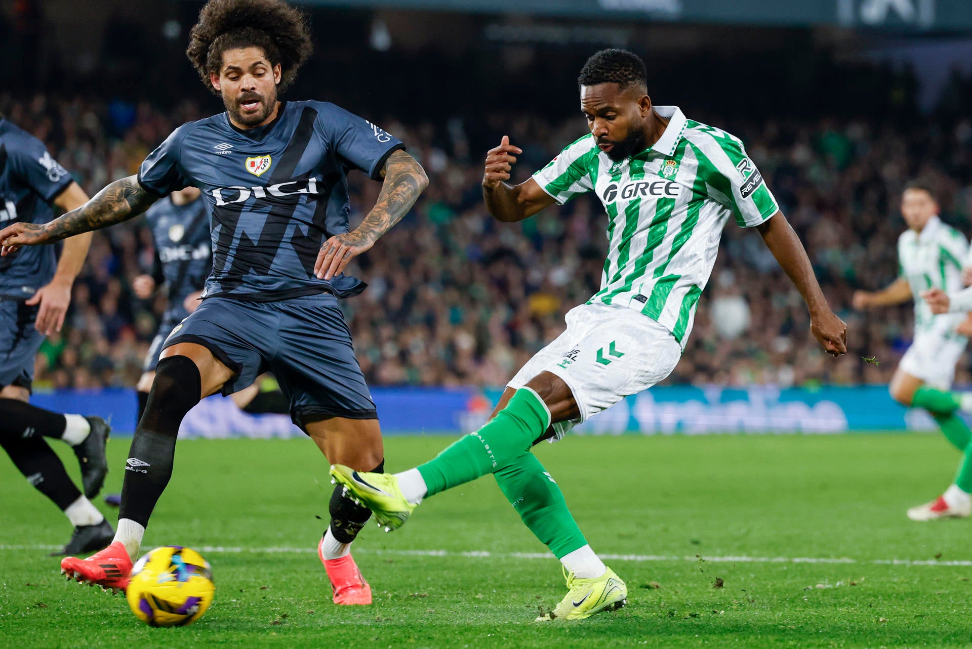 El Deportivo negocia el fichaje de Aridane y dice adiós a Pablo Martínez El Deportivo negocia el fichaje de Aridane y dice adiós a Pablo Martínez