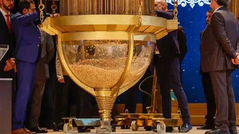 Preparativos del Sorteo de Lotería de Navidad Preparativos del Sorteo de Lotería de Navidad/ EFE/Javier Lizón