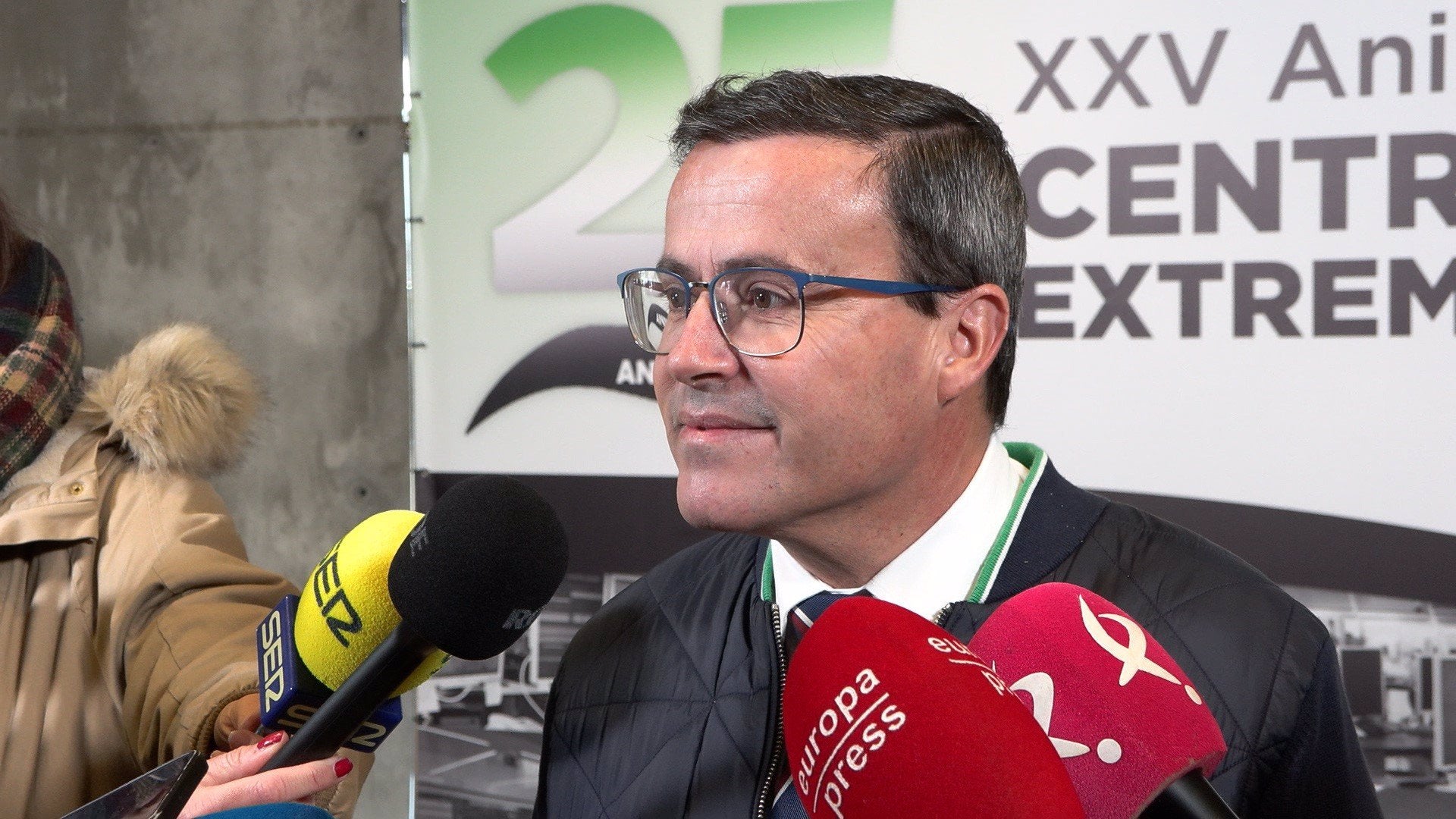 Gallardo sigue "a la espera" de conocer "las propuestas y las renuncias" de Guardiola "para encontrar un acuerdo" Gallardo sigue "a la espera" de conocer "las propuestas y las renuncias" de Guardiola "para encontrar un acuerdo"