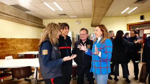 La alcaldesa ha realizado declaraciones tras su visita a los trabajadores de varios servicios municipales La alcaldesa ha realizado declaraciones tras su visita a los trabajadores de varios servicios municipales