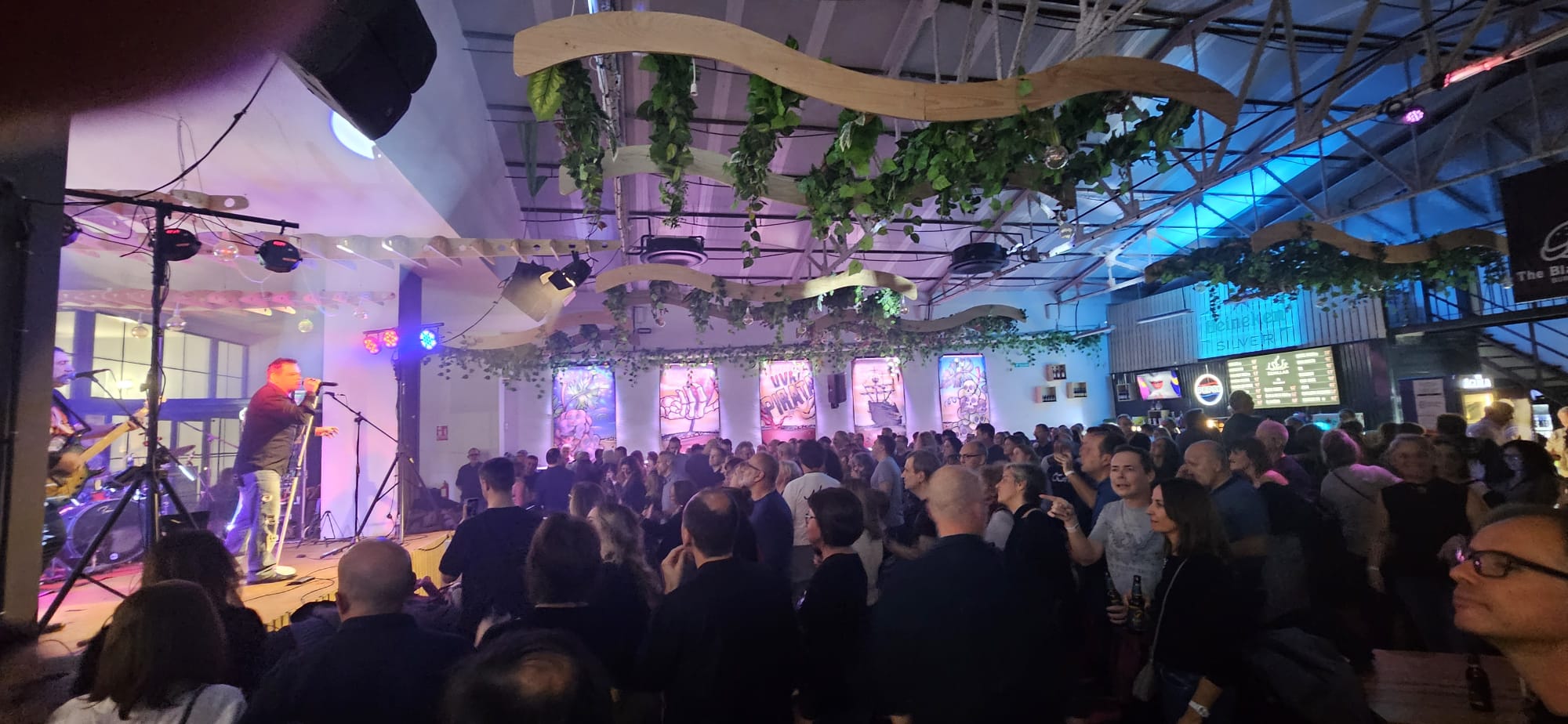 La ‘Tardebuena’ triunfa en Castellón con música en directo en los locales La ‘Tardebuena’ triunfa en Castellón con música en directo en los locales
