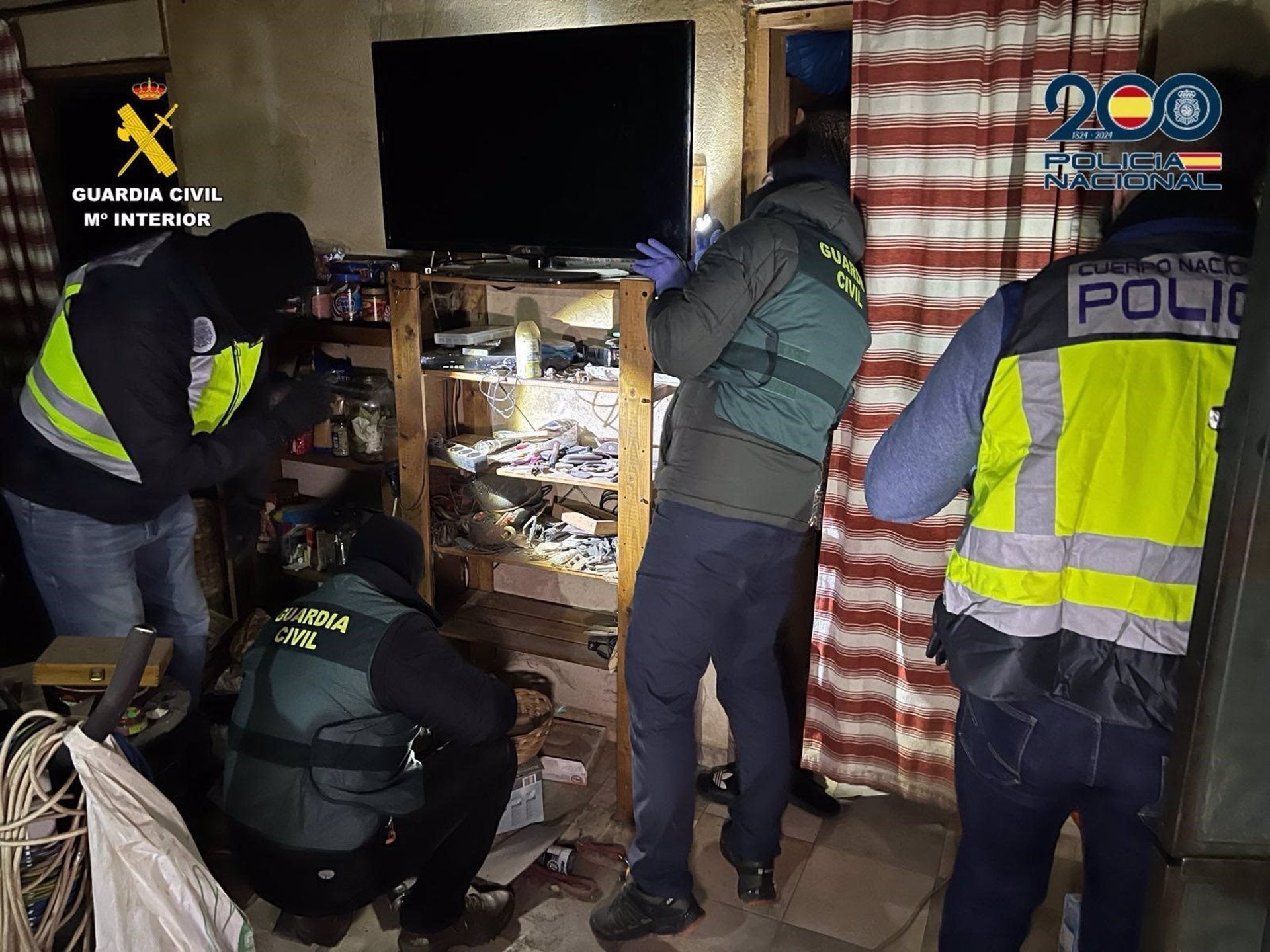 A prisión un joven por robos en el Valle del Jerte y Almendralejo y por cultivo de marihuana A prisión un joven por robos en el Valle del Jerte y Almendralejo y por cultivo de marihuana