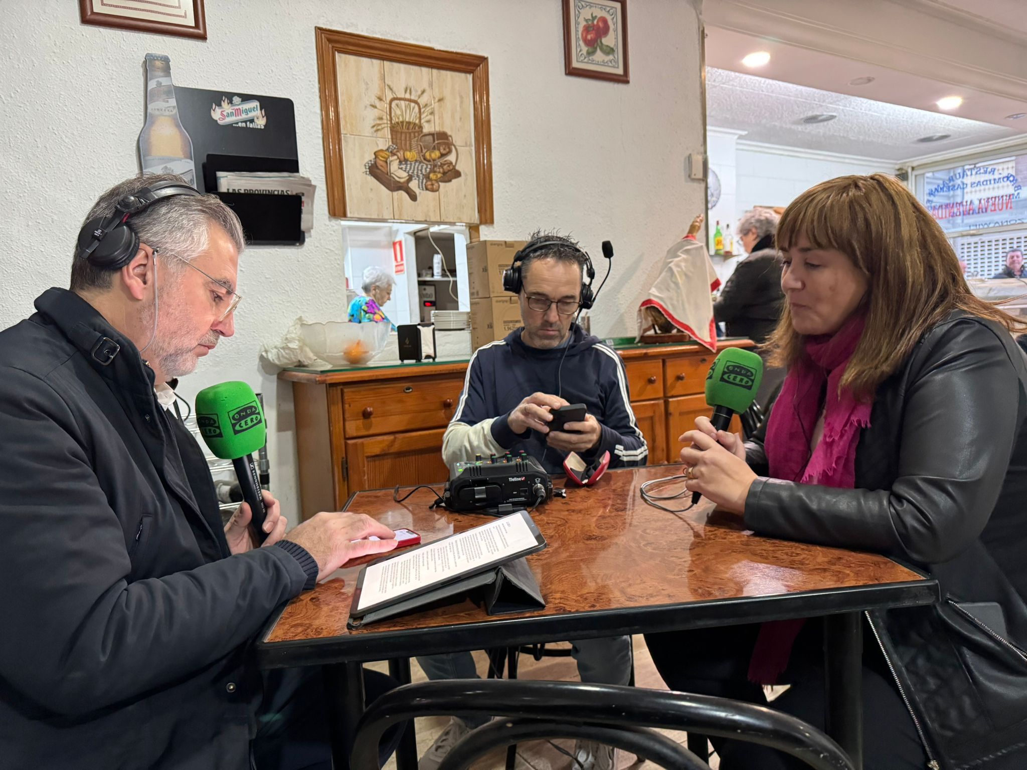 Paula salvó a Lucía la noche de la riada, cuando buscaba a su madre: "Pensé que podría ser perfectamente mi hija de 15 años" Paula salvó a Lucía la noche de la riada, cuando buscaba a su madre: "Pensé que podría ser perfectamente mi hija de 15 años"