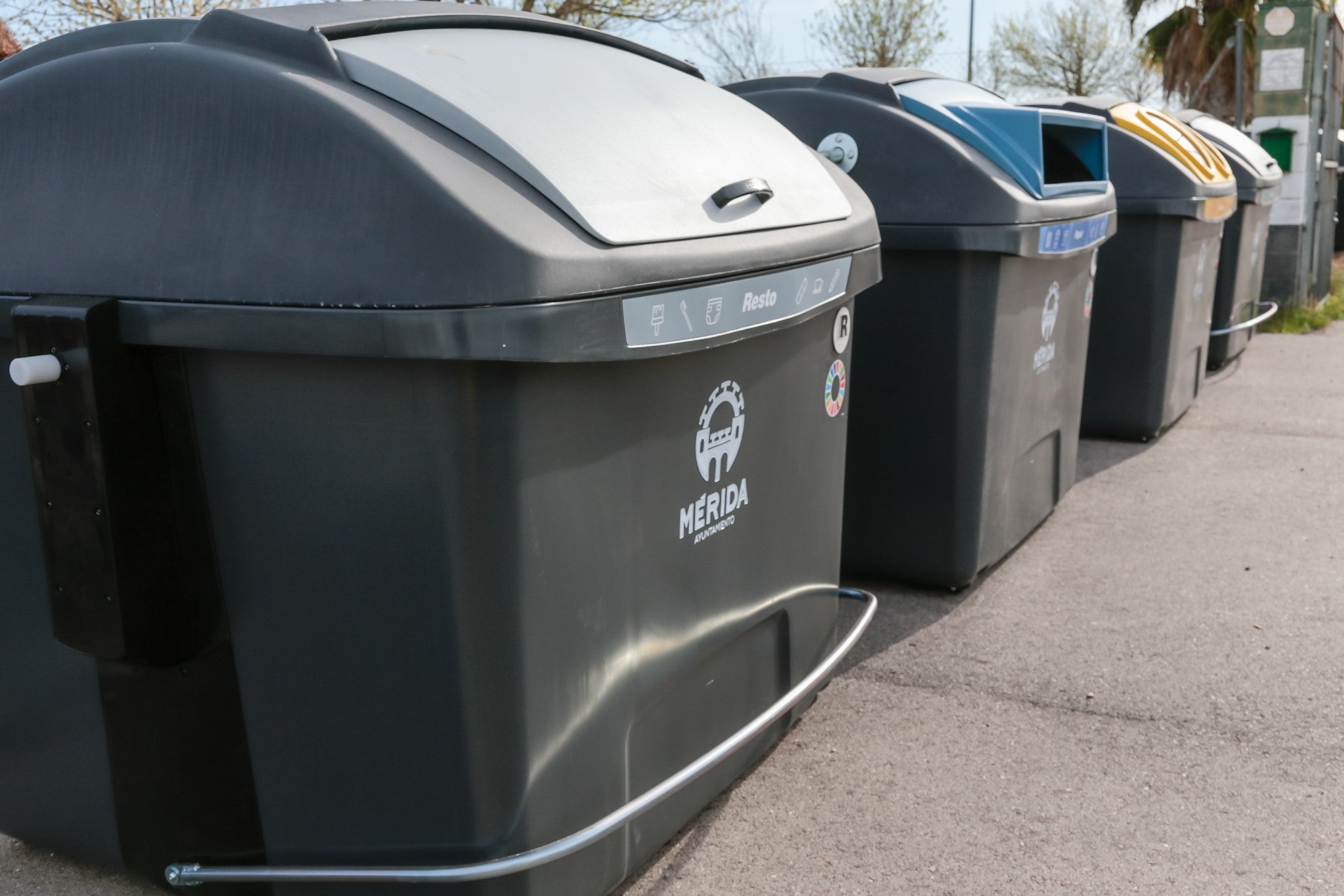 El horario de recogida de residuos sólidos en Mérida se adelanta a las 17,00 horas los días de Nochebuena y Nochevieja El horario de recogida de residuos sólidos en Mérida se adelanta a las 17,00 horas los días de Nochebuena y Nochevieja
