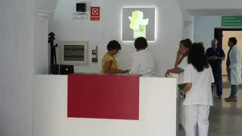 UGT reivindica una "solución urgente" que garantice el futuro de 18 trabajadores del Hospital Santa Justa de Villanueva UGT reivindica una "solución urgente" que garantice el futuro de 18 trabajadores del Hospital Santa Justa de Villanueva