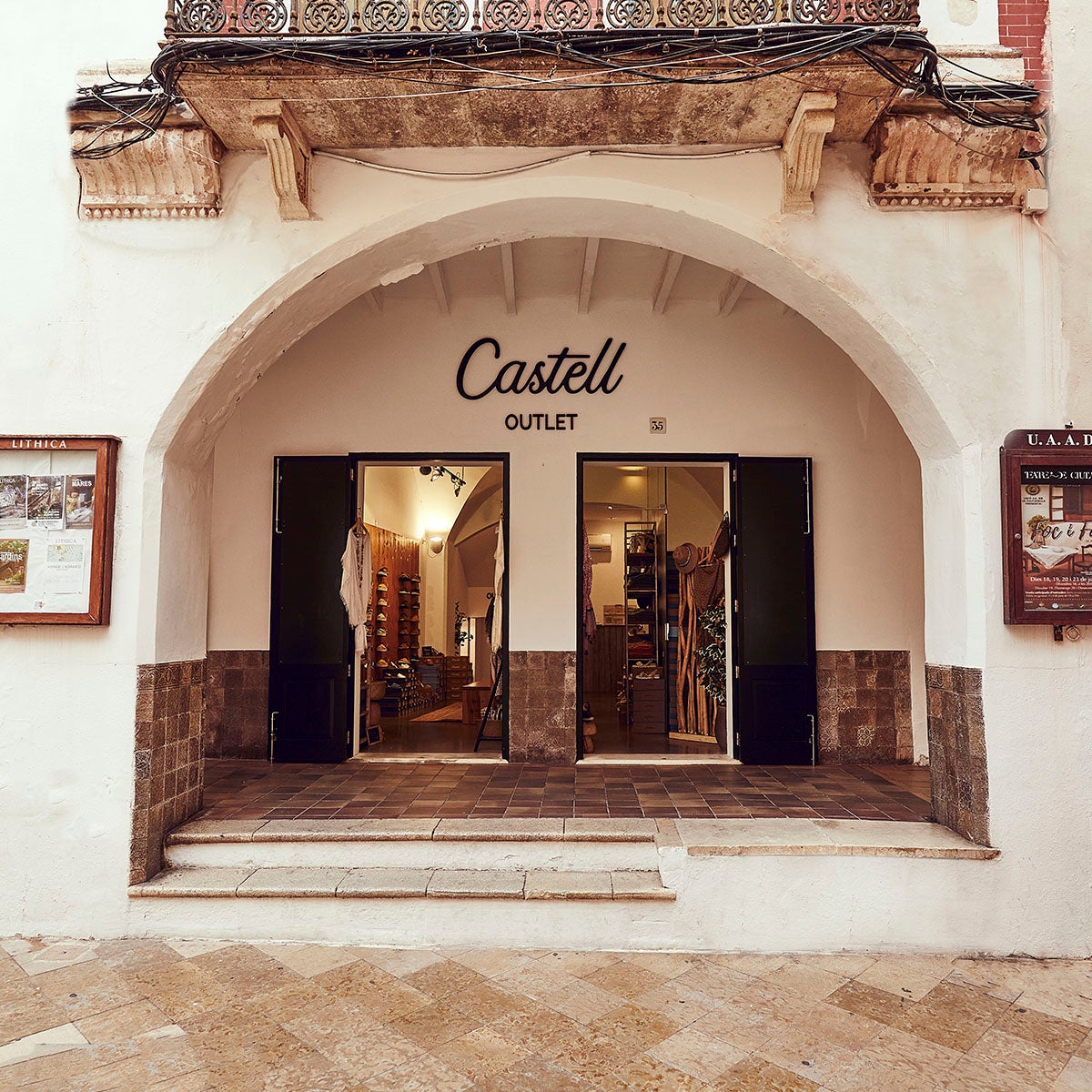 Los comerciantes de Menorca advierten que el aumento de las compras por internet pone en riesgo muchos negocios Los comerciantes de Menorca advierten que el aumento de las compras por internet pone en riesgo muchos negocios