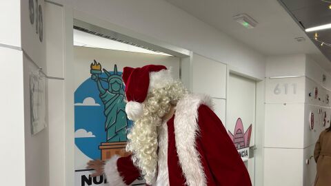 Papá Noel en el Hospital General Universitario de Elche. 