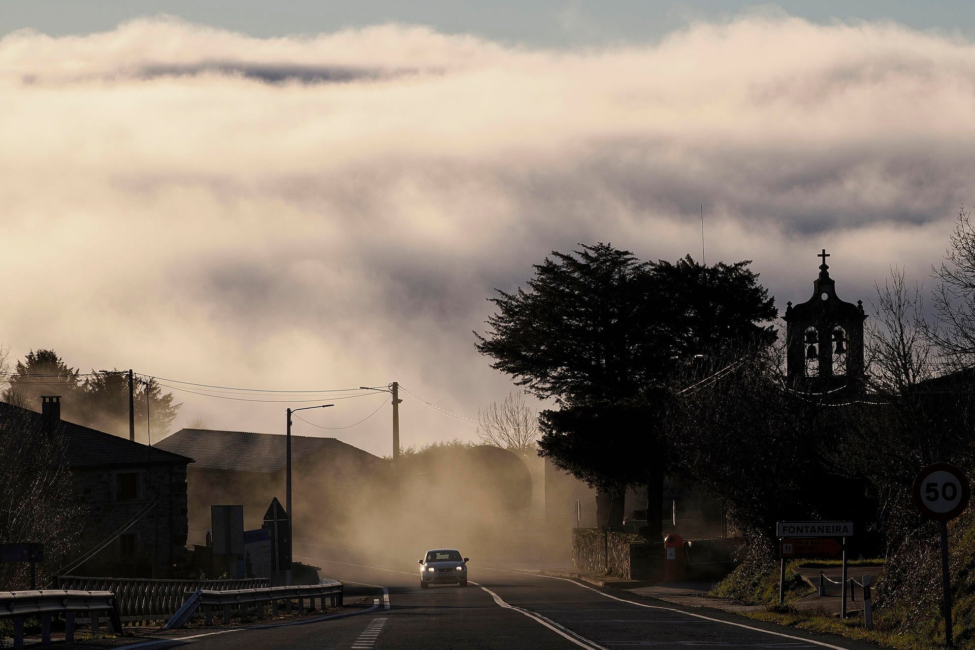 Navidad con avisos por niebla y fenómenos costeros en seis comunidades autónomas: estas son las zonas afectadas Navidad con avisos por niebla y fenómenos costeros en seis comunidades autónomas: estas son las zonas afectadas