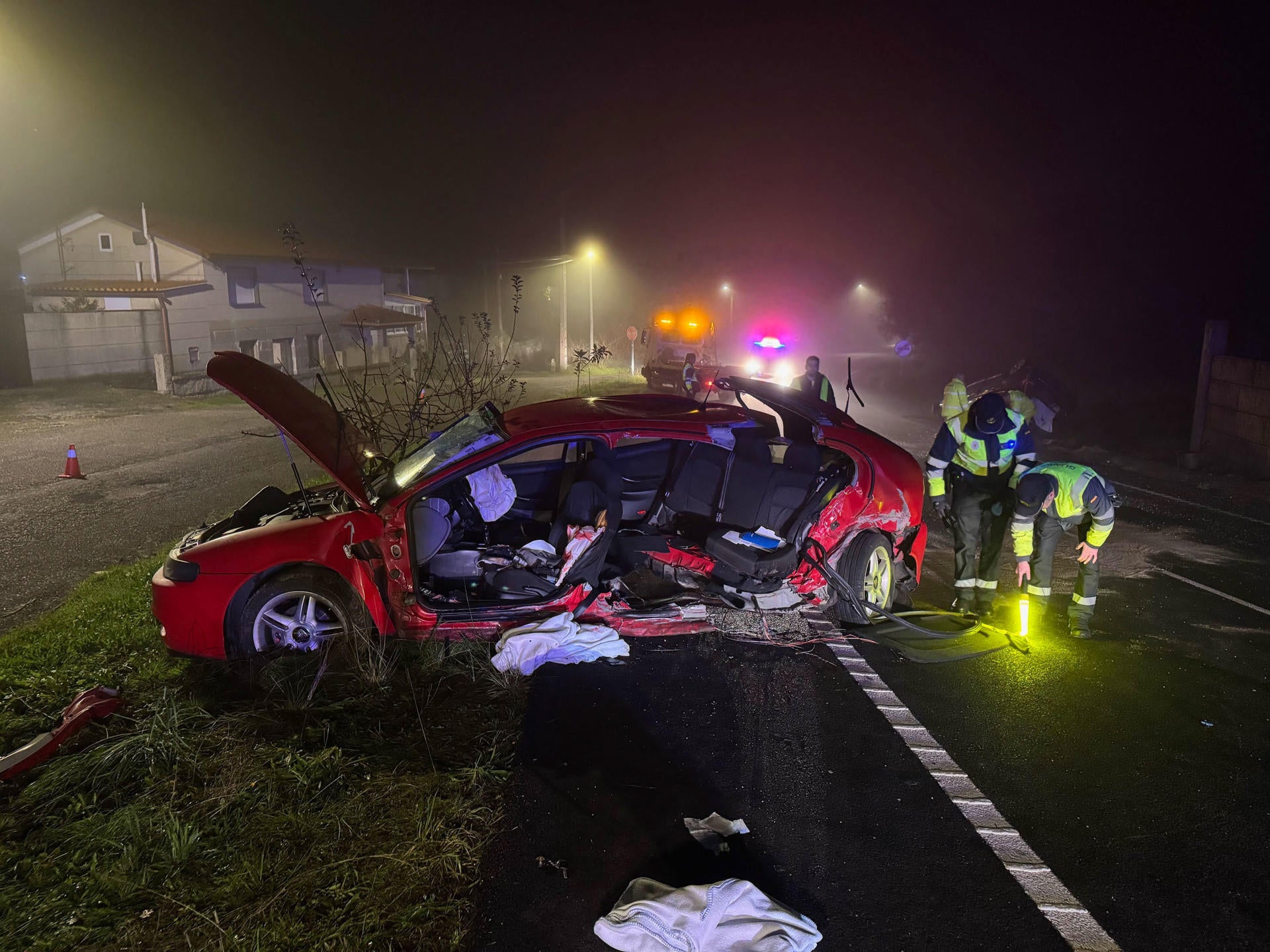 Mueren cuatro personas en las carreteras en Nochebuena, 24 desde que comenzó la operación de tráfico por Navidad Mueren cuatro personas en las carreteras en Nochebuena, 24 desde que comenzó la operación de tráfico por Navidad