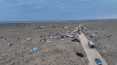 Audio: Diana Rodríguez Pretel / Imagen: Reuters - Vistas desde un dron de las inmediaciones del lugar donde se ha estrellado un avión en Kazajistán.