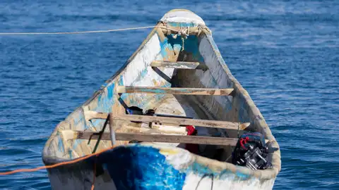 Imagen de archivo de un cayuco que estaba próximo a la playa de Maspalomas, en Gran Canaria. Imagen de archivo de un cayuco que estaba próximo a la playa de Maspalomas, en Gran Canaria.