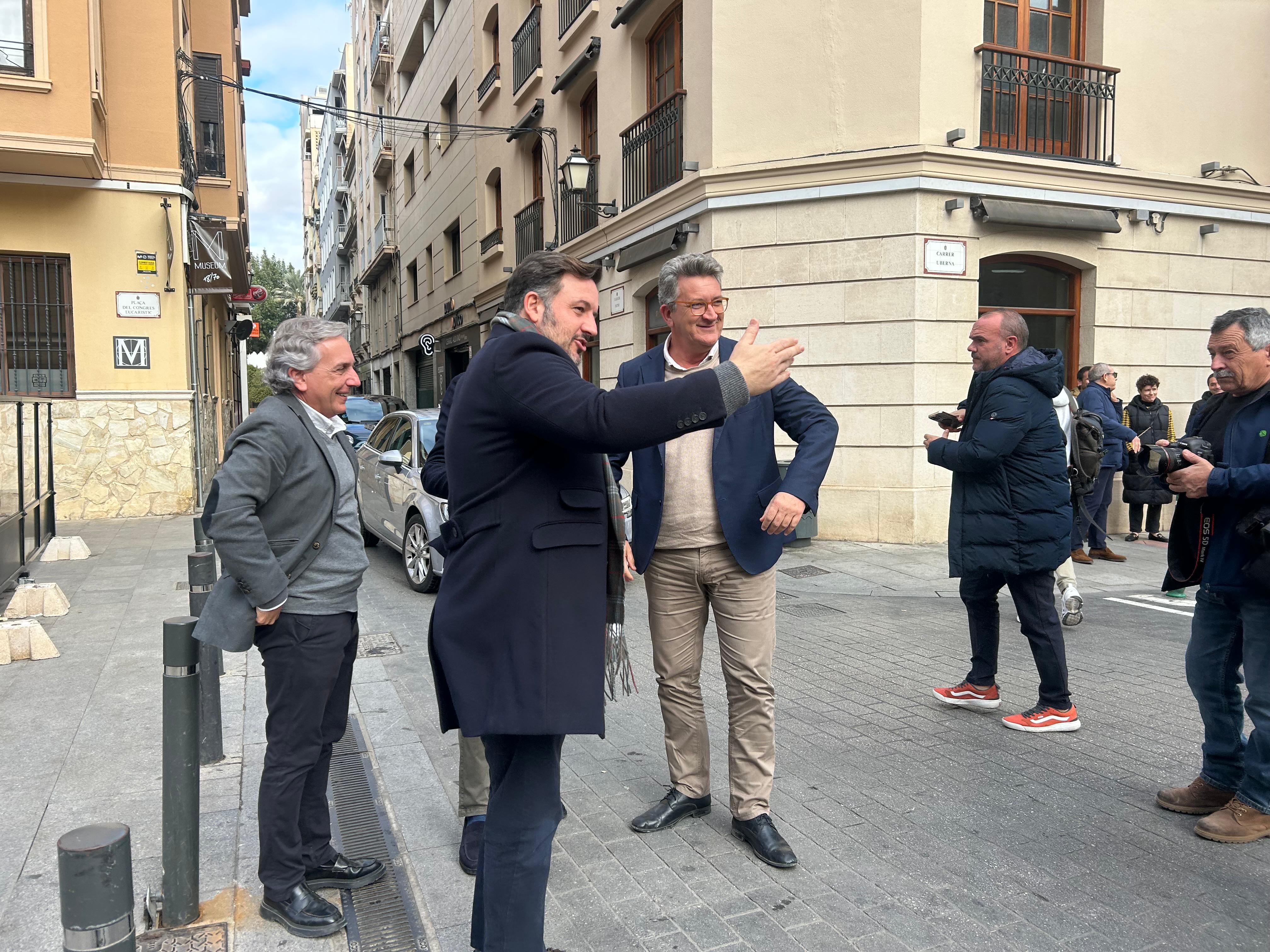El conseller de Infraestructuras avala que Elche tendrá tranvía y que comenzará a operar este mandato El conseller de Infraestructuras avala que Elche tendrá tranvía y que comenzará a operar este mandato