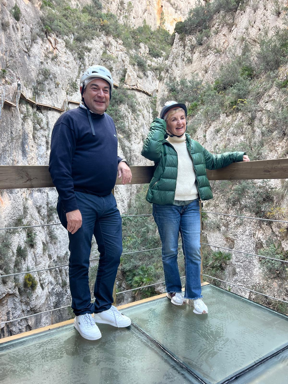 La consellera de Turismo, Marián Cano, inaugura el nuevo tramo de la Pasarela del Pantano de Relleu La consellera de Turismo, Marián Cano, inaugura el nuevo tramo de la Pasarela del Pantano de Relleu