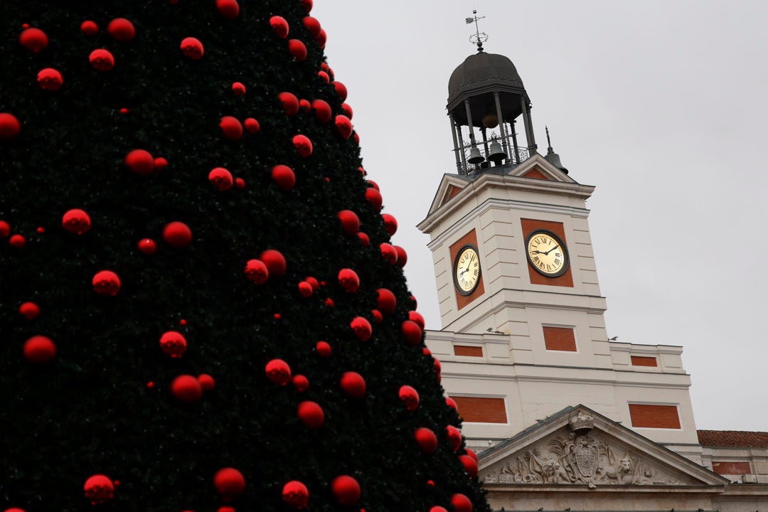 El Reloj de la Puerta del Sol, tras la puesta apunto que le han realizando para que marque con total precisión el cambio de año. El Reloj de la Puerta del Sol, tras la puesta apunto que le han realizando para que marque con total precisión el cambio de año.