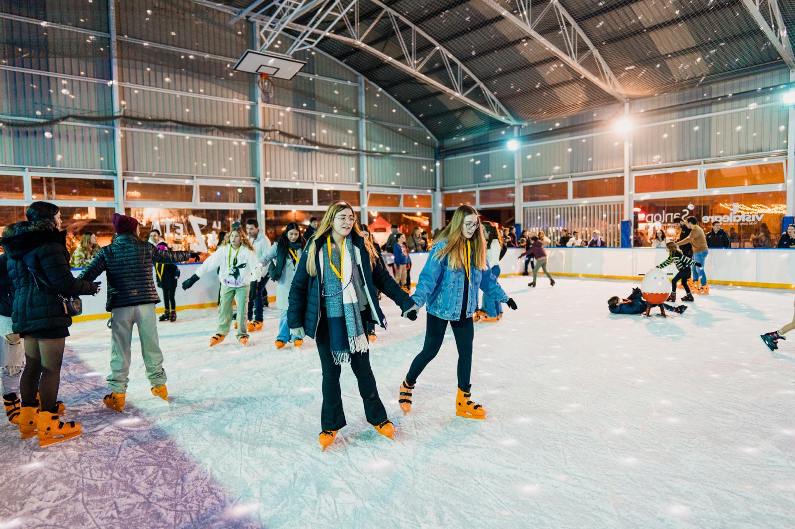 La magia de la Navidad llega con un circo, patinaje sobre hielo y el hinchable más grande de Europa a La Plazeta La magia de la Navidad llega con un circo, patinaje sobre hielo y el hinchable más grande de Europa a La Plazeta