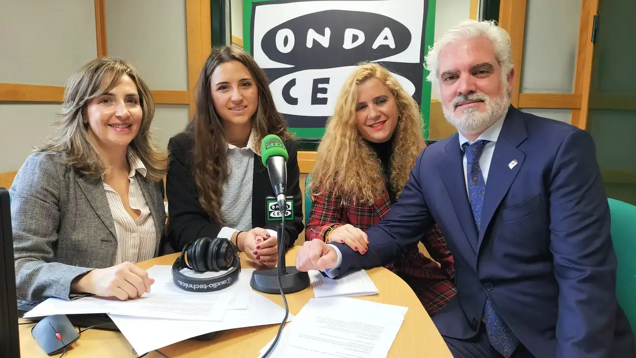 Marian Barrio, Beatriz Fernández, la Dra. Ana Revuelta y José Abraham de la Peña Marian Barrio, Beatriz Fernández, la Dra. Ana Revuelta y José Abraham de la Peña