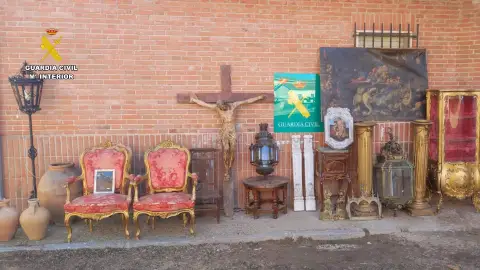 La Guardia Civil entrega a sus propietarios efectos robados en la zona de Trujillo por valor de 500.000 euros La Guardia Civil entrega a sus propietarios efectos robados en la zona de Trujillo por valor de 500.000 euros