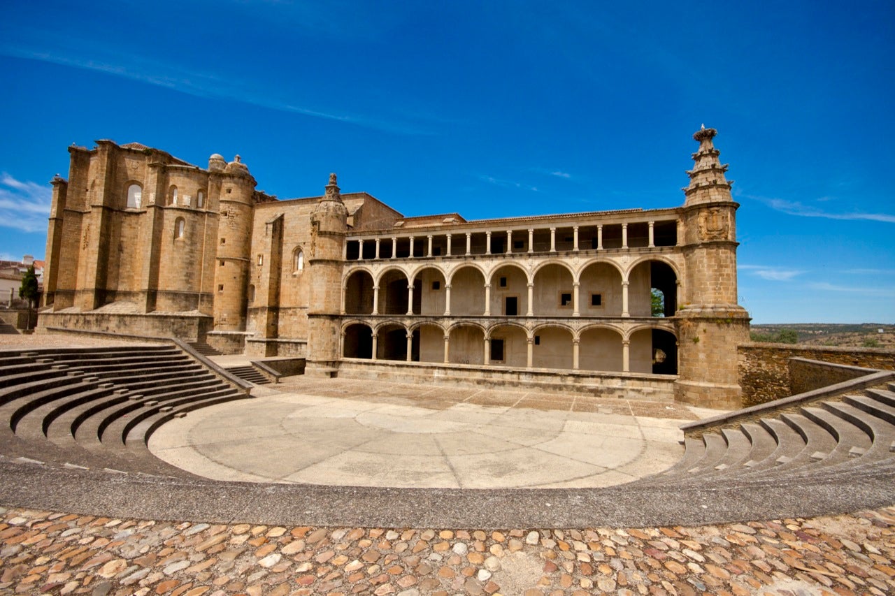 Extremadura recibe 2,45 millones para la recuperación de 4 enclaves de su patrimonio histórico Extremadura recibe 2,45 millones para la recuperación de 4 enclaves de su patrimonio histórico