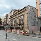 Edificio de Nuevo Riegos El Progreso en el centro urbano de Elche. Edificio de Nuevo Riegos El Progreso en el centro urbano de Elche.