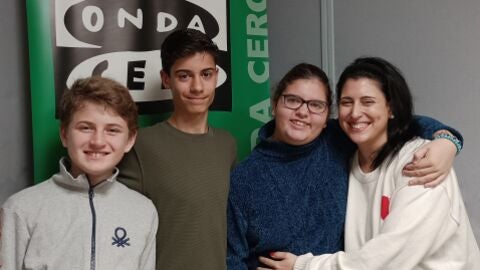 Diego G&oacute;mez, Adri&aacute;n Navarro, Ainhoa Garc&iacute;a y Lorena Felices en M&aacute;s de uno Alcal&aacute;