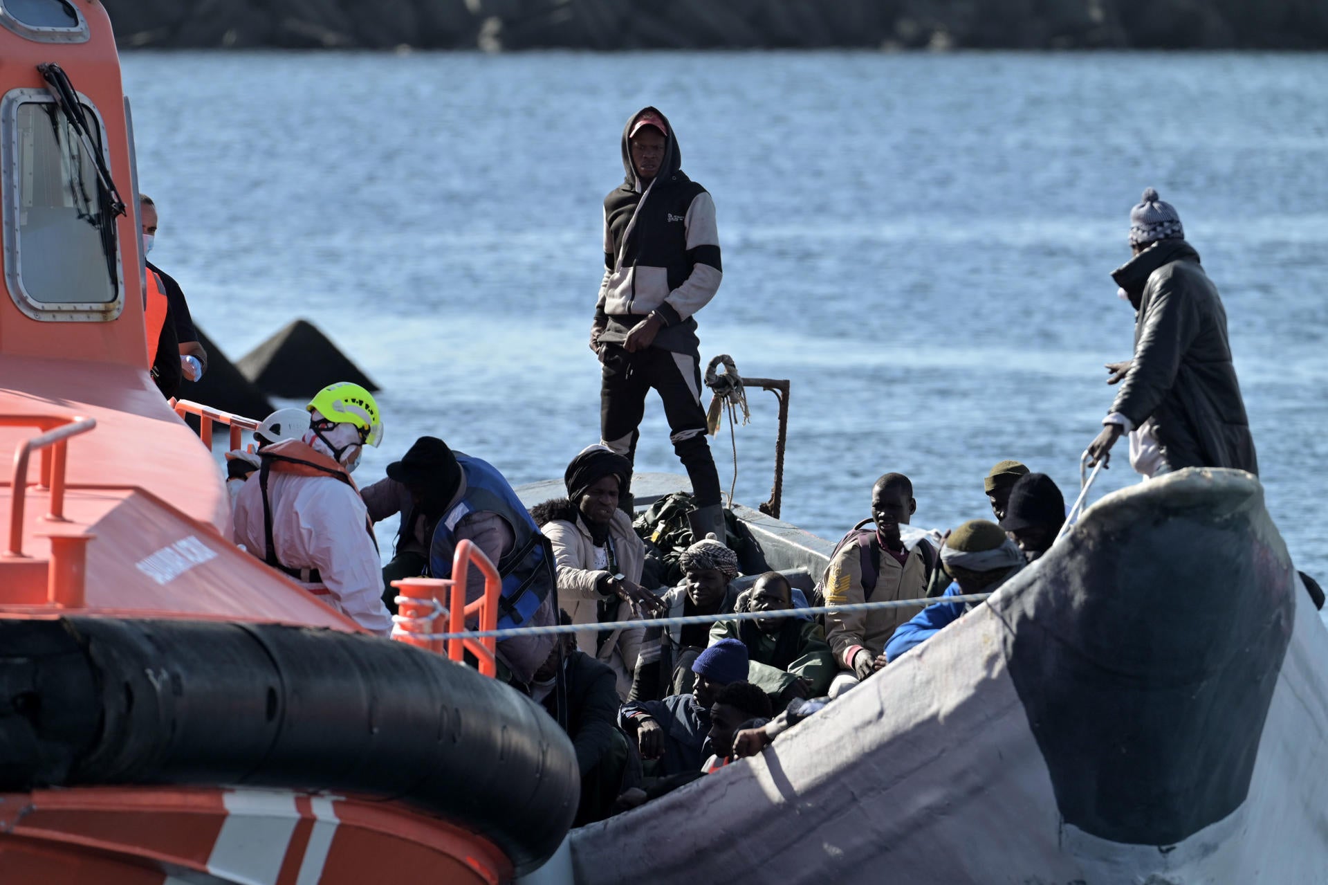 Oleada masiva de migrantes: Canarias supera las mil llegadas en menos de tres días Oleada masiva de migrantes: Canarias supera las mil llegadas en menos de tres días