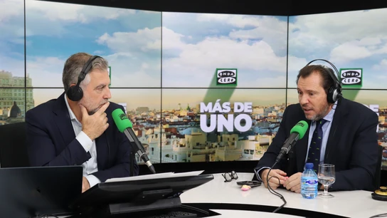 El ministro de Transportes, Óscar Puente, con Carlos Alsina en 'Más de uno' El ministro de Transportes, Óscar Puente, con Carlos Alsina en 'Más de uno'