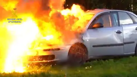 Detenido un youtuber con más de un millón de seguidores por fabricar explosivos en un taller en Castro Detenido un youtuber con más de un millón de seguidores por fabricar explosivos en un taller en Castro