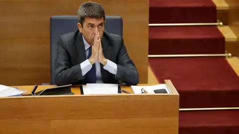 Imagen de archivo del presidente valenciano, Carlos Mazón en el pleno de Les Corts Valencianes. Imagen de archivo del presidente valenciano, Carlos Mazón en el pleno de Les Corts Valencianes.
