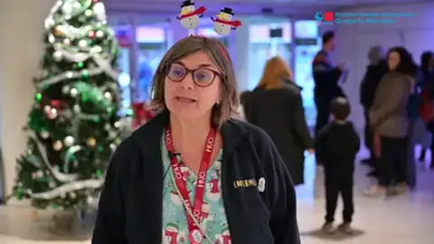 Más de 20 niños pacientes del Gregorio Marañón disfrutan de las 'luces de Navidad' con dos autobuses especiales para ellos Más de 20 niños pacientes del Gregorio Marañón disfrutan de las 'luces de Navidad' con dos autobuses especiales para ellos