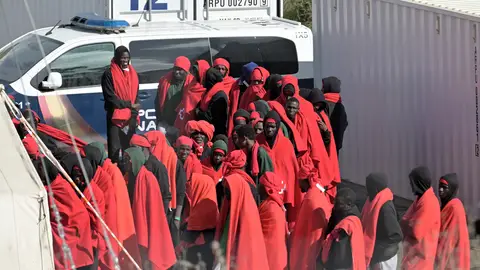 Llegada masiva de migrantes a Canarias: casi 2.000 personas han sido rescatadas desde Nochebuena Llegada masiva de migrantes a Canarias: casi 2.000 personas han sido rescatadas desde Nochebuena