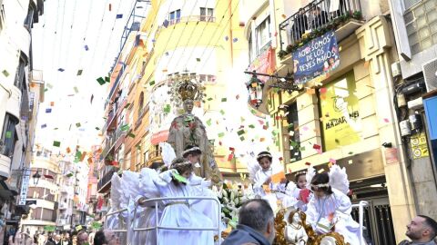 Procesión de las fiestas de la Venida de la Virgen de Elche de 2024.