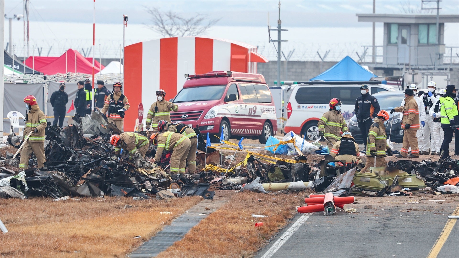 El angustioso último mensaje de un pasajero del avión accidentado en Corea: "¿Debería dejar mis últimas palabras?" El angustioso último mensaje de un pasajero del avión accidentado en Corea: "¿Debería dejar mis últimas palabras?"