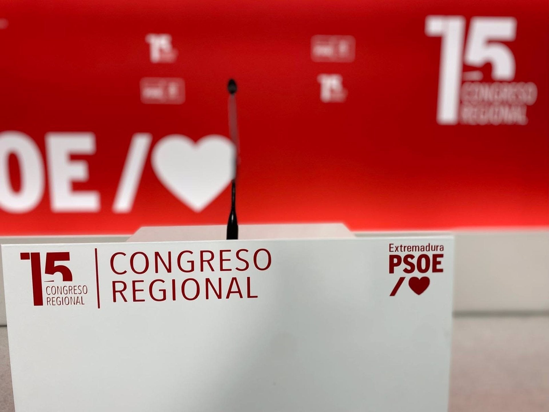 El debate entre los dos candidatos a la Secretaría General de PSOE de Extremadura será este viernes 3 de enero a las 12 del mediodía El debate entre los dos candidatos a la Secretaría General de PSOE de Extremadura será este viernes 3 de enero a las 12 del mediodía