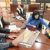 Reunión en febrero de la alcaldesa de Redován con el diputado de Infraestructuras para abordar el proyecto de pabellón cubierto, solicitado en el plan Planifica con una subvención de 712.500 euros Reunión en febrero de la alcaldesa de Redován con el diputado de Infraestructuras para abordar el proyecto de pabellón cubierto, solicitado en el plan Planifica con una subvención de 712.500 euros