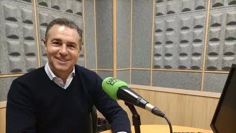 El concejal de Urbanismo en el Ayuntamiento de Huelva, Felipe Arias, en los estudios de Onda Cero. El concejal de Urbanismo en el Ayuntamiento de Huelva, Felipe Arias, en los estudios de Onda Cero.