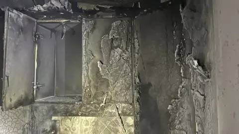 Una niña en pijama alerta del incendio en su vivienda de Huesca Una niña en pijama alerta del incendio en su vivienda de Huesca